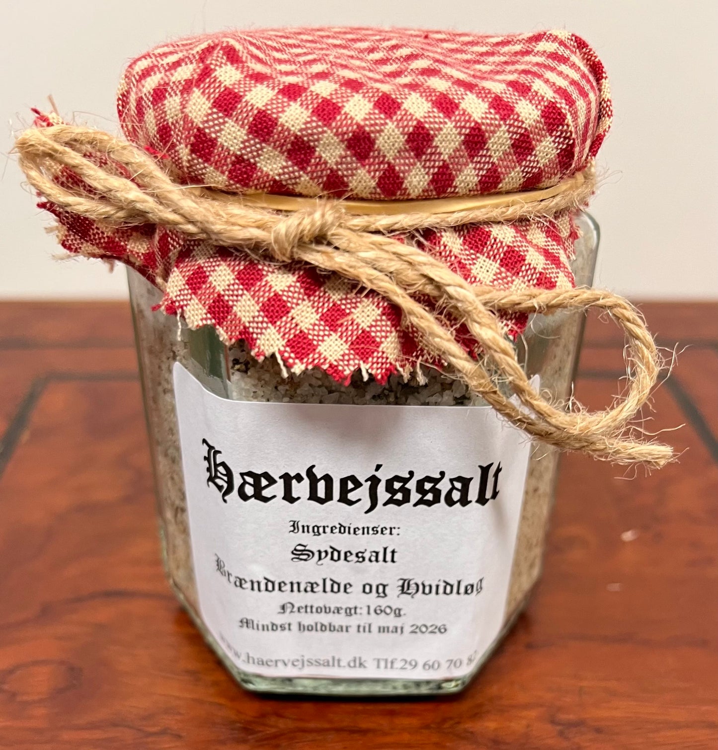 Hærvejssalt med brændenælde og hvidløg