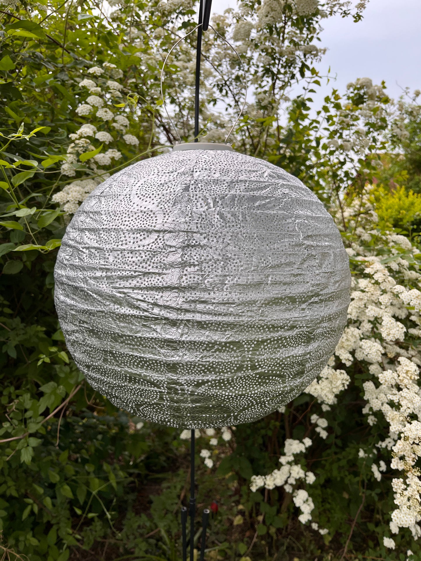 Solcelle lampe rund 30 cm.