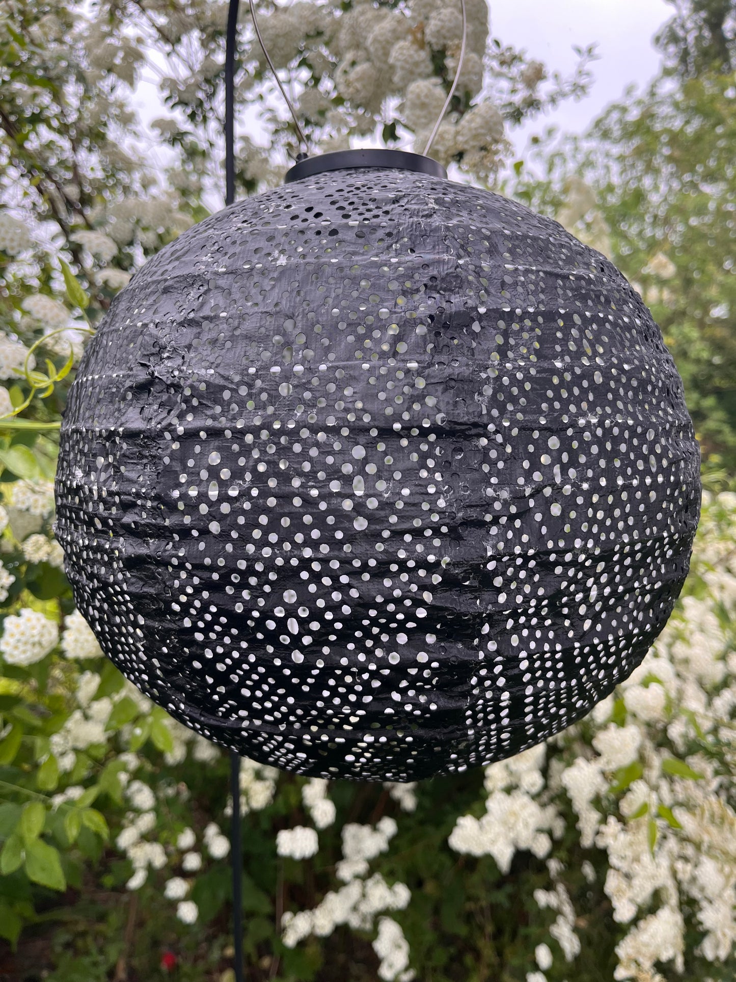 Solcelle lampe rund 30 cm.