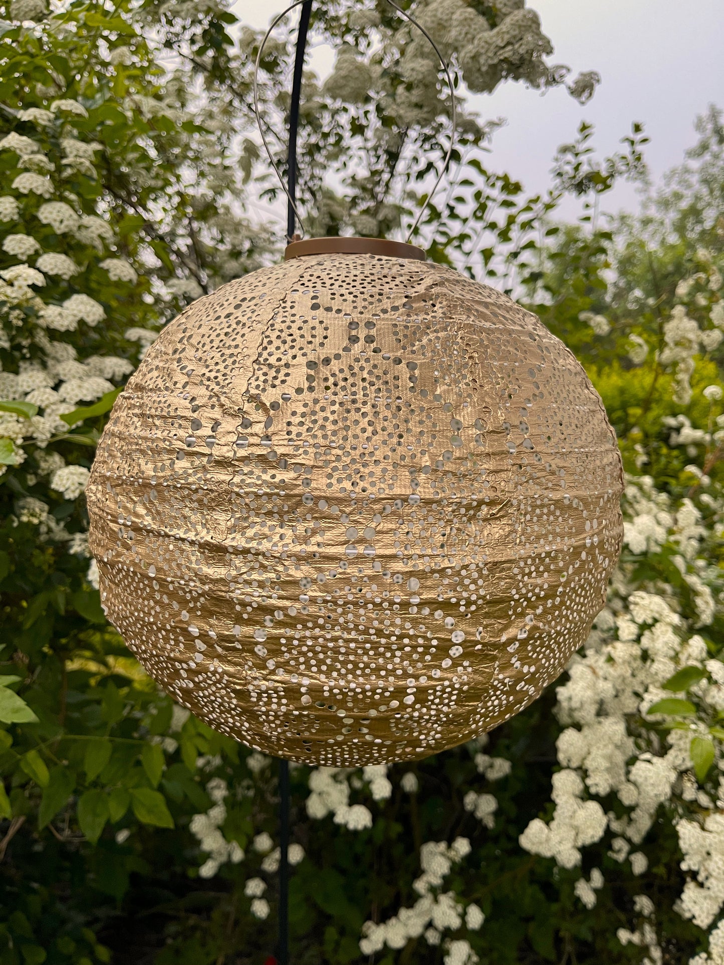 Solcelle lampe rund 30 cm.