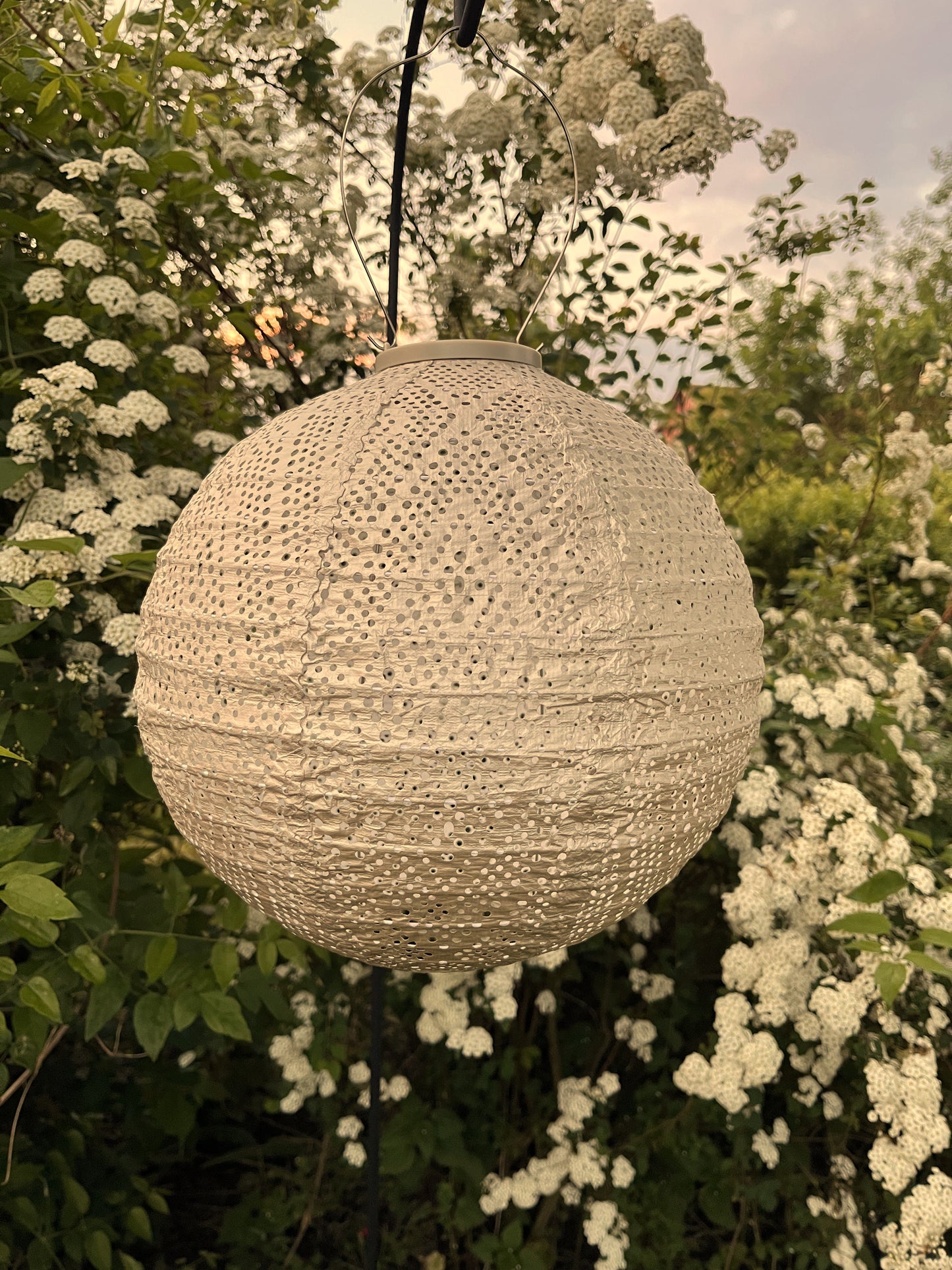 Solcelle lampe rund 30 cm.