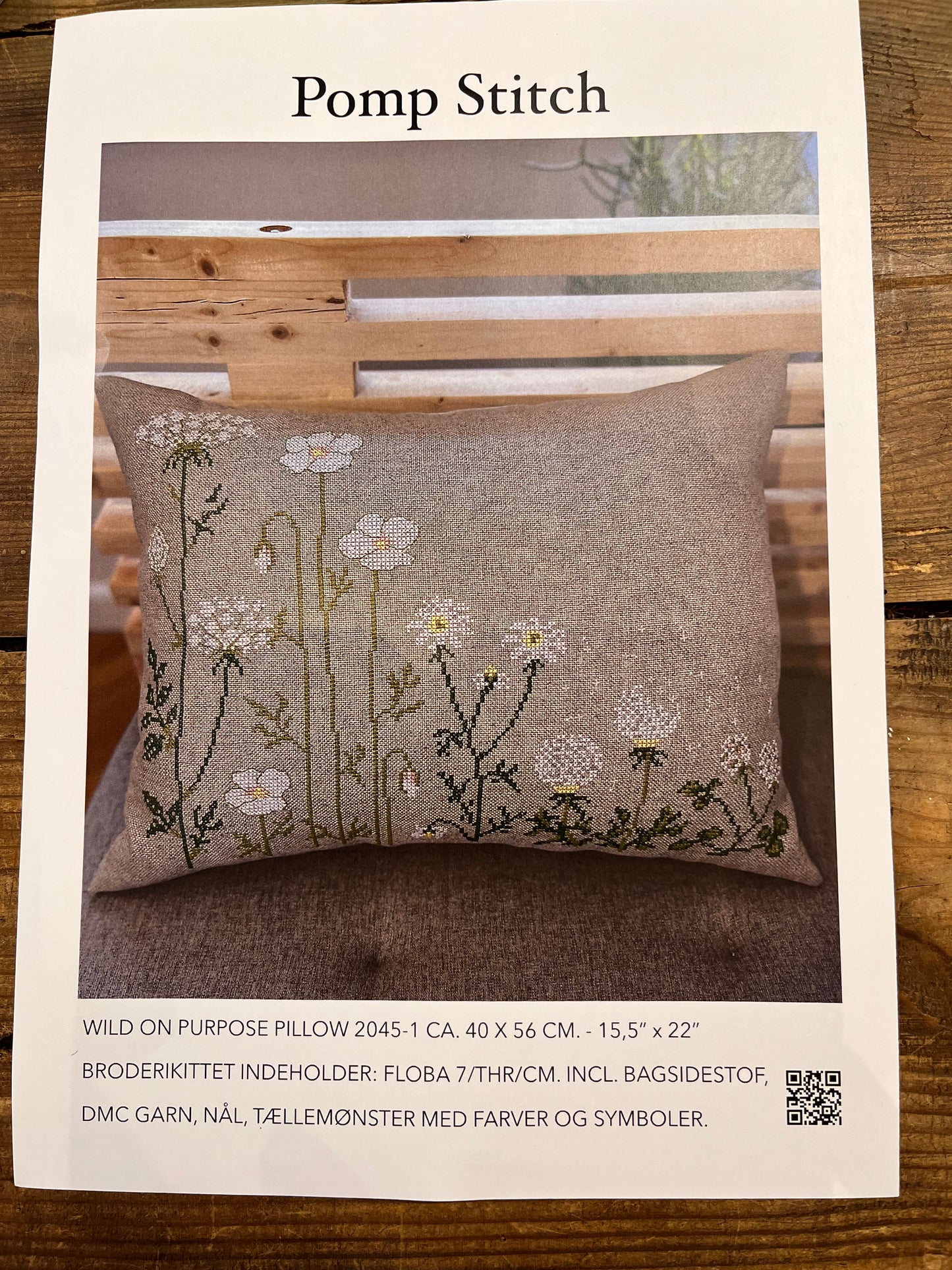 Broderi kit med vilde blomster