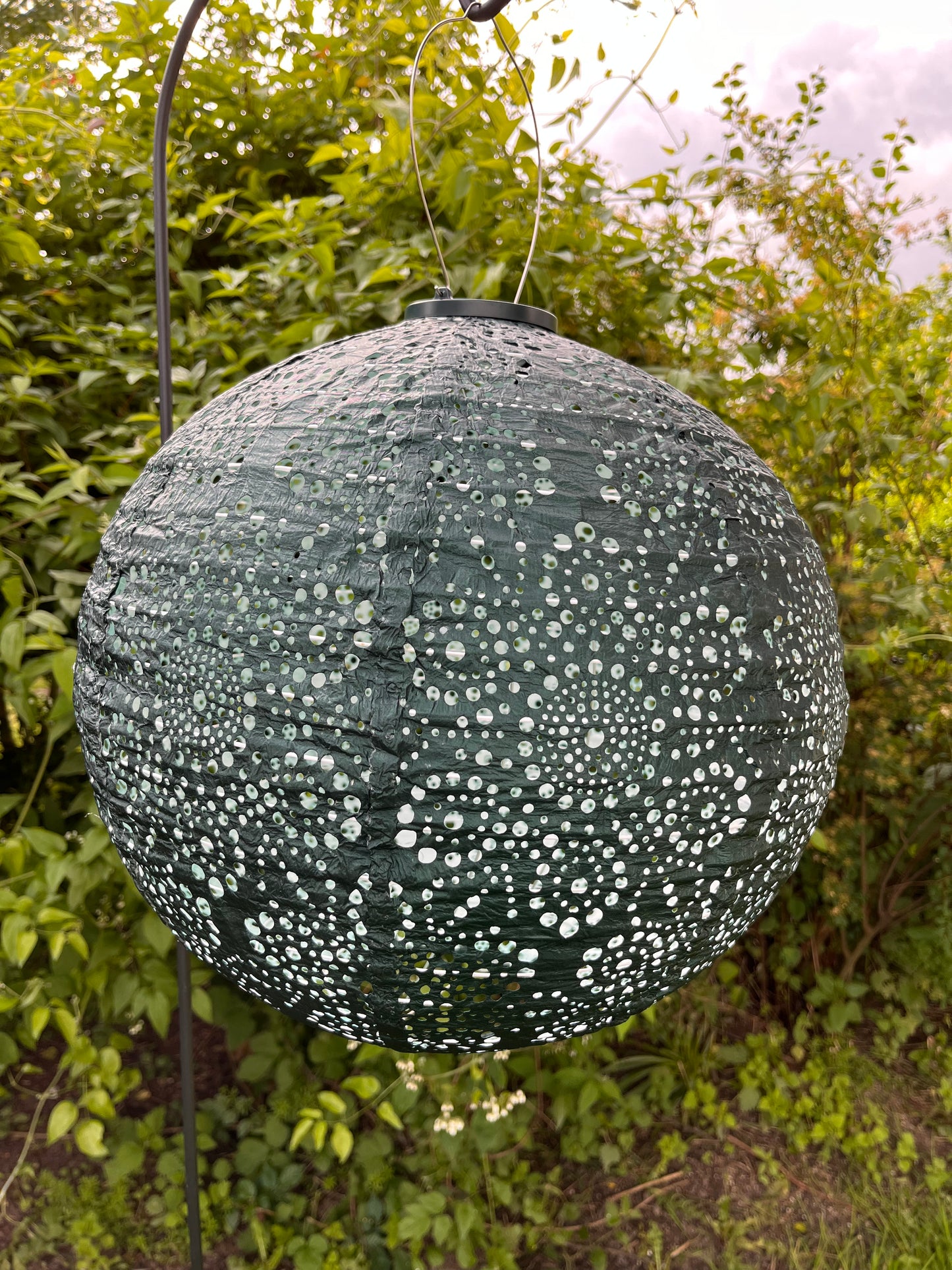 Solcelle lampe rund 40 cm.