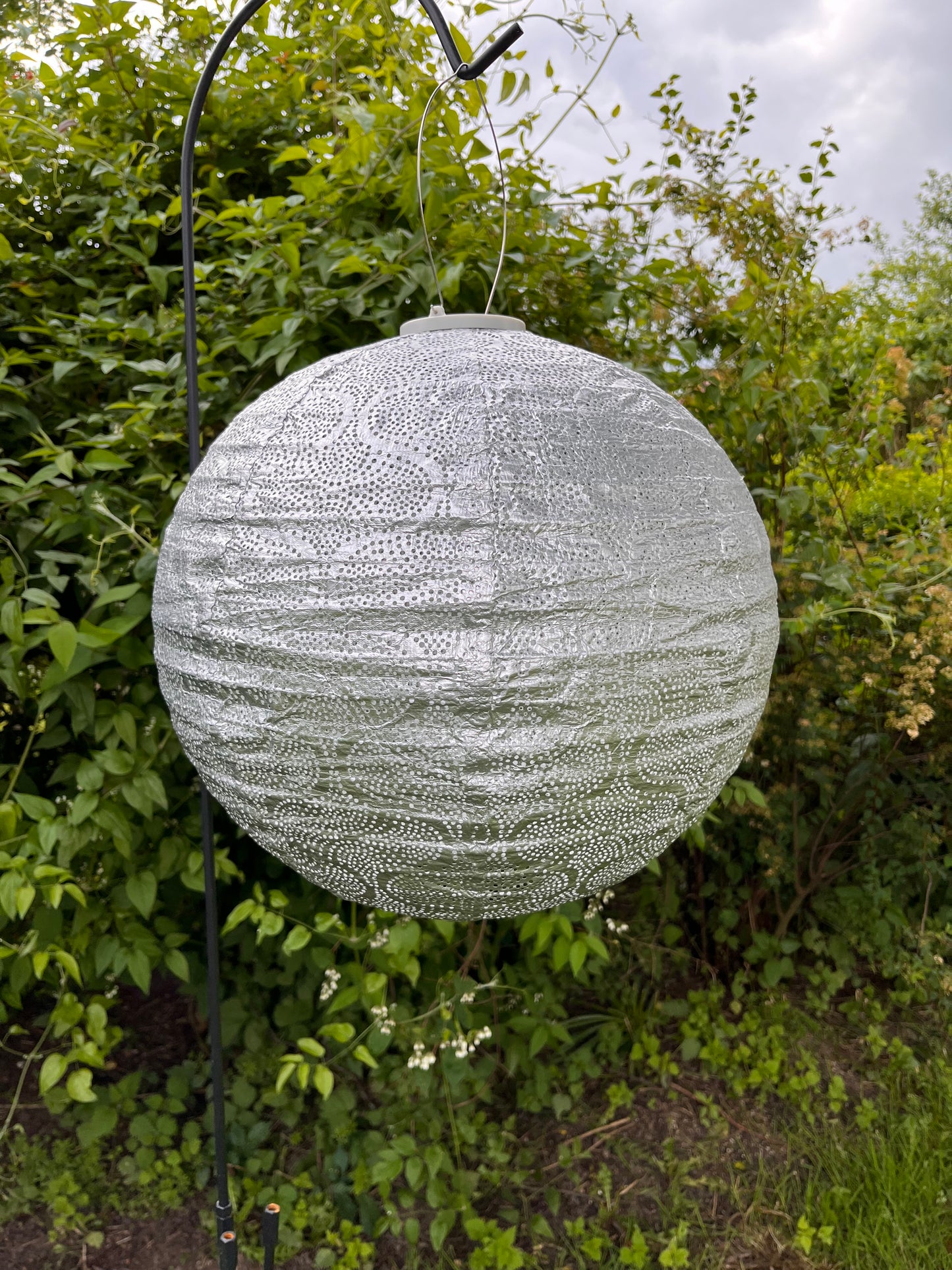 Solcelle lampe rund 40 cm.